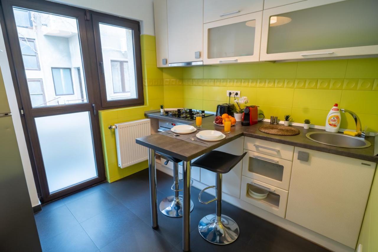 Cozy & Spacious Flat Near Victoriei Square Bukarest Exterior foto