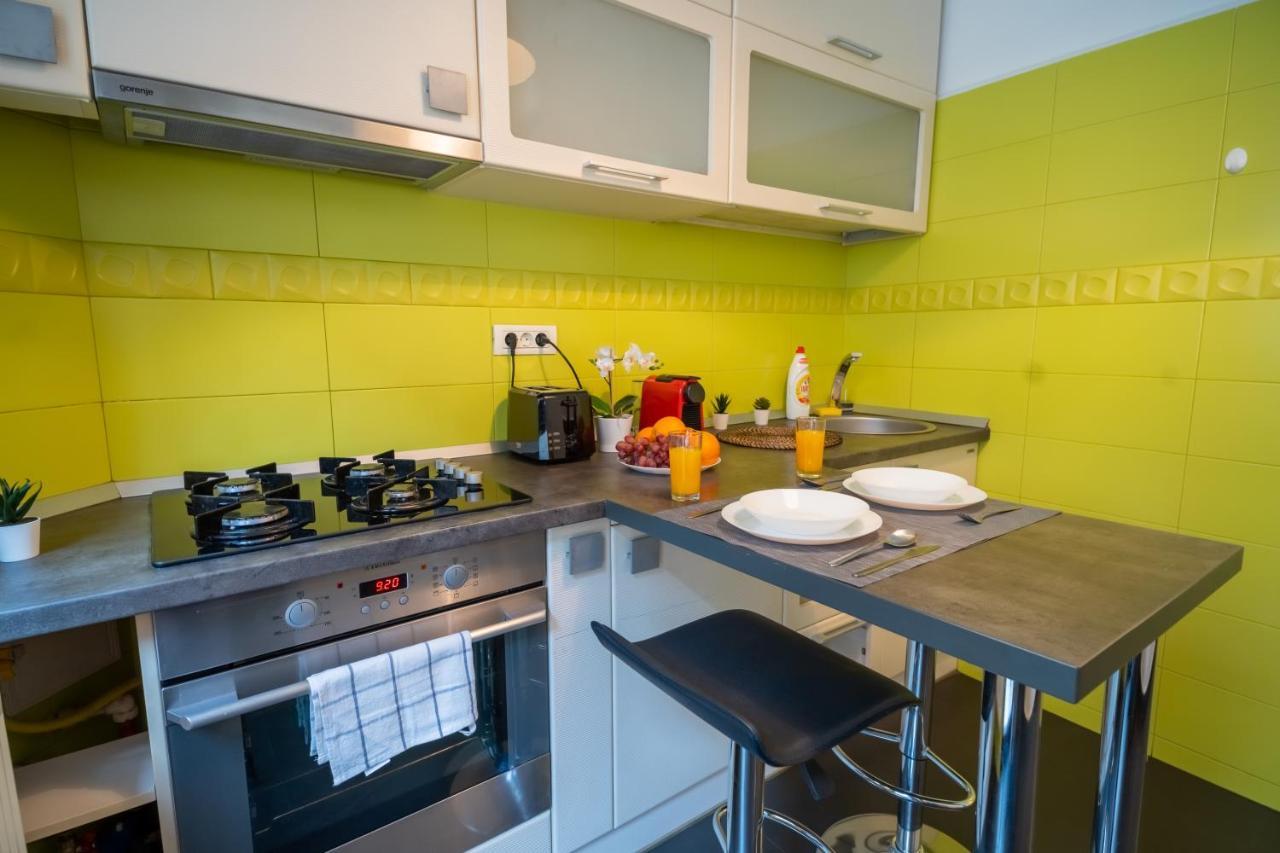 Cozy & Spacious Flat Near Victoriei Square Bukarest Exterior foto